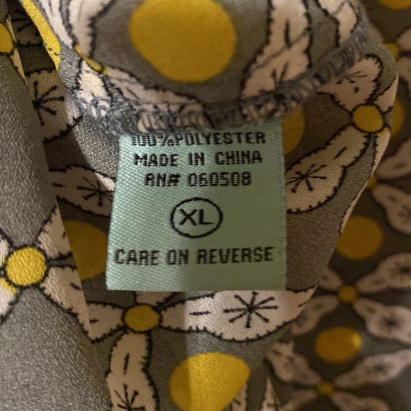 Nostalgia 3/4 Sleeve Blouse - Picture 5 of 5